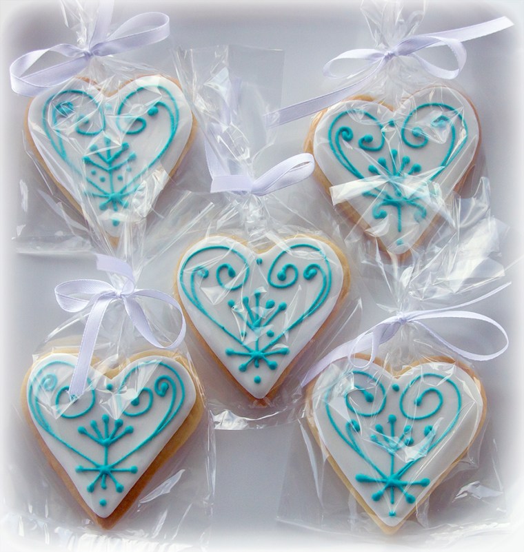 Iced Cookie Favours in White and Aqua