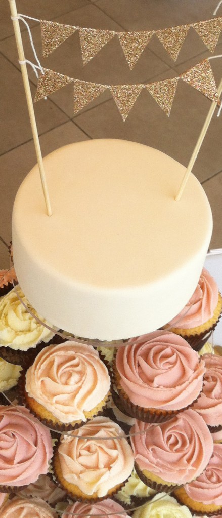 Bunting cup cake tower 