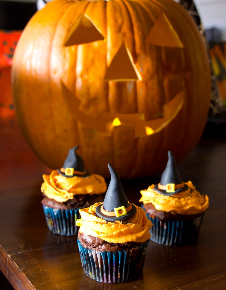 Witches Hat Halloween cupcakes